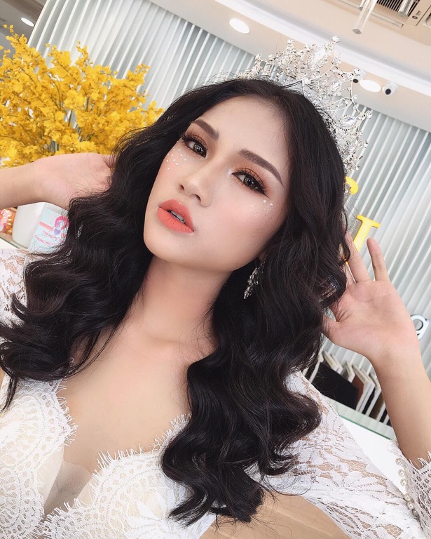 Makeup cô dâu tone nâu sang trọng